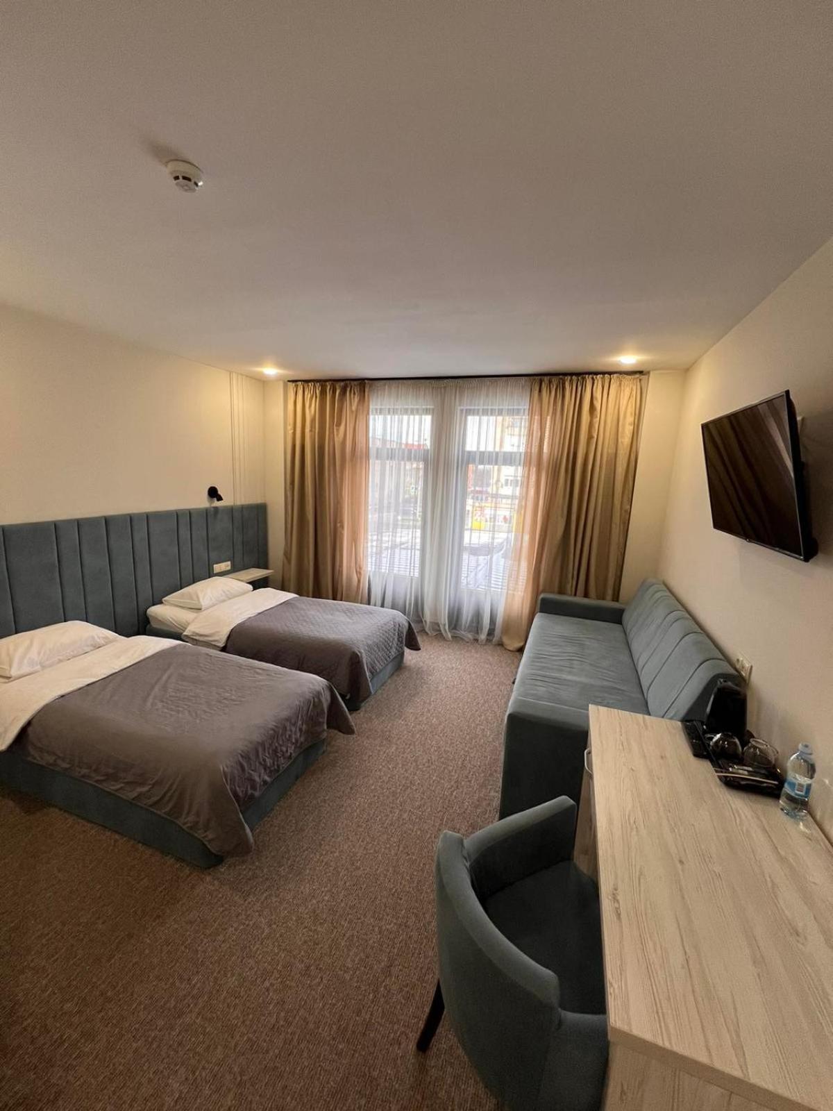 Гетьман Готель & Spa Chortkiv Extérieur photo