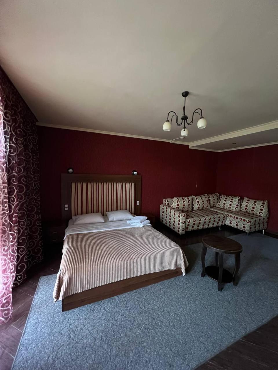 Гетьман Готель & Spa Chortkiv Extérieur photo