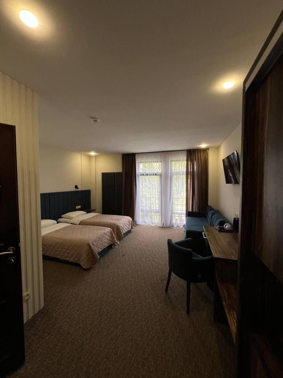 Гетьман Готель & Spa Chortkiv Extérieur photo