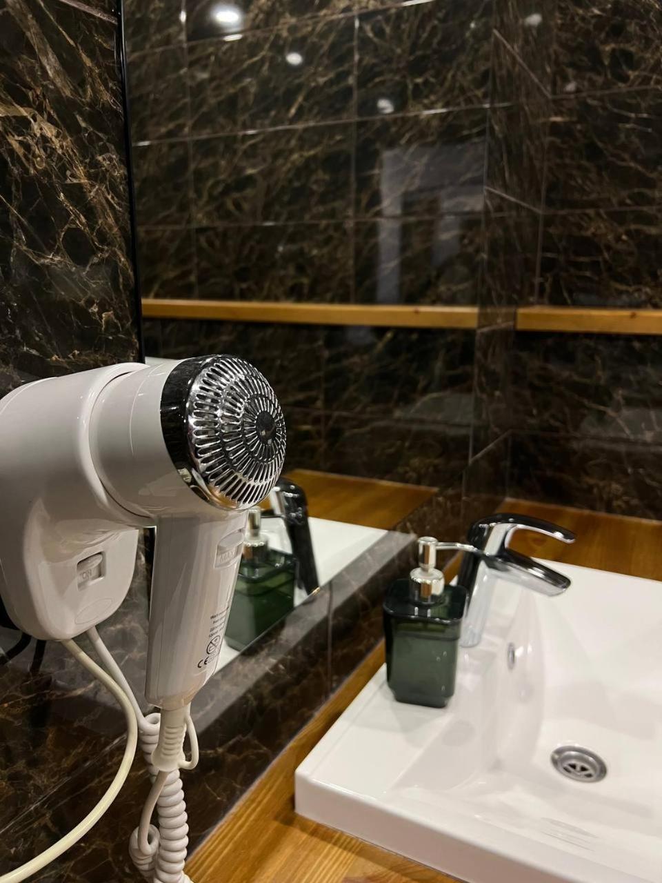 Гетьман Готель & Spa Chortkiv Extérieur photo
