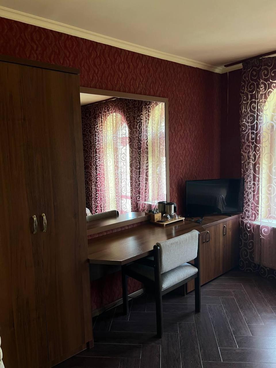 Гетьман Готель & Spa Chortkiv Extérieur photo