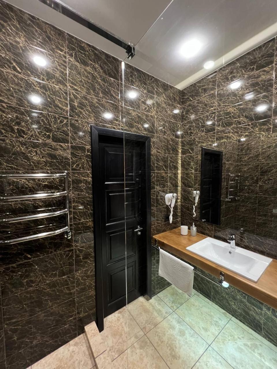 Гетьман Готель & Spa Chortkiv Extérieur photo
